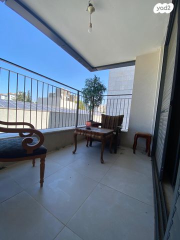 דירה, המפלס, כפר סבא