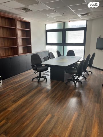 חנויות/ שטח מסחרי