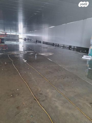 מבני תעשיה, כפר חסידים א'