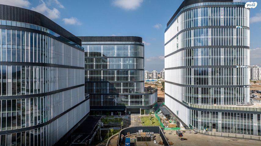 משרדים, לוחמי האש, קרית אונו