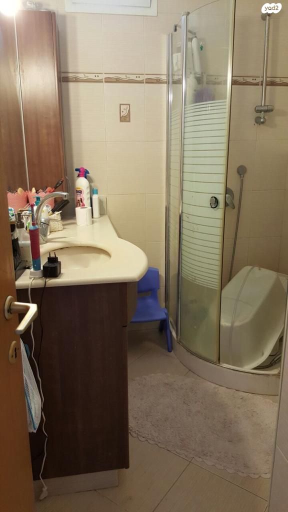 דירה, כינור, ראש העין