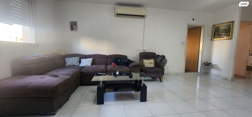 דירה, כינור, ראש העין