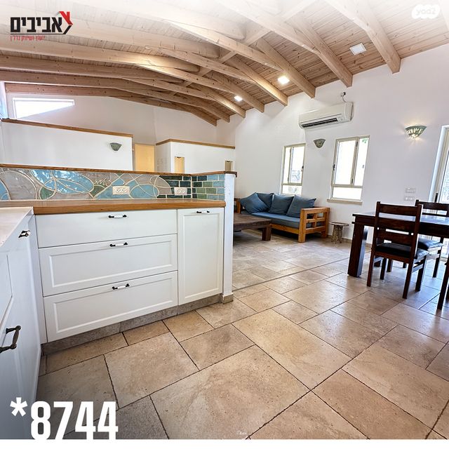 בית פרטי/ קוטג', גבים