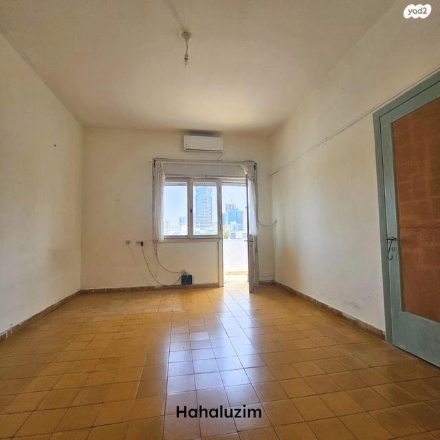 דירה, הגדוד העברי, תל אביב יפו