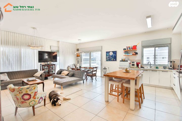 גג/ פנטהאוז, אתרוג 7, נווה גנים, פרדס חנה כרכור