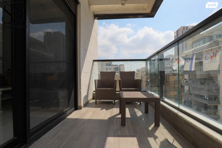 דירה, רש"י, רמב"ם, ראשון לציון