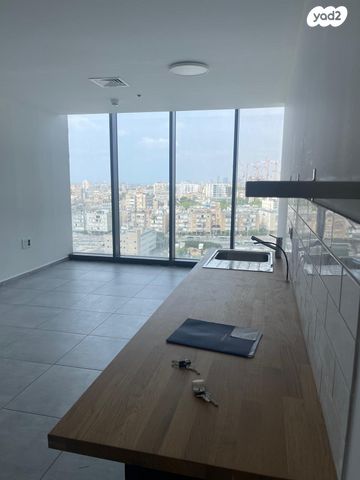 מודעת נכס, הרב ניסנבאום 37, בת ים