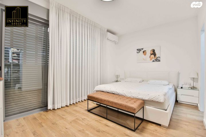 דירת גן, ניסים אלוני, ראש העין