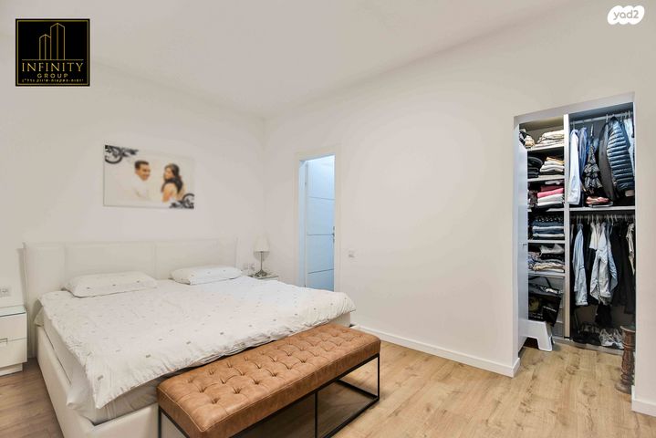 דירת גן, ניסים אלוני, ראש העין