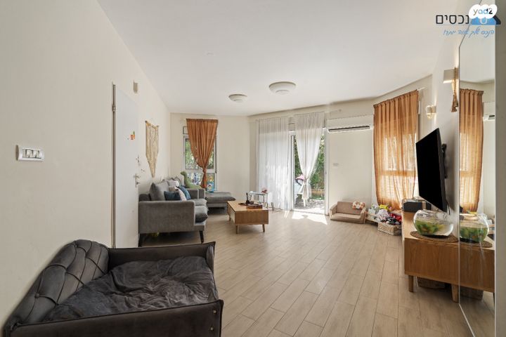 דירת גן, חטיבת גולני, מודיעין מכבים רעות