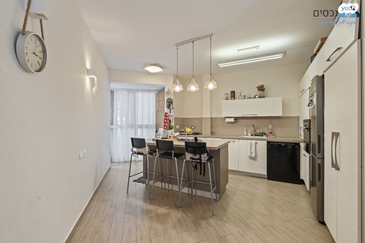 דירת גן, חטיבת גולני, מודיעין מכבים רעות