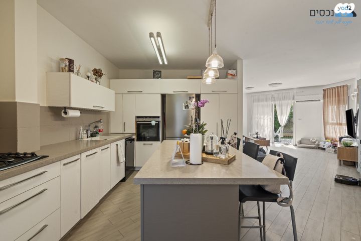 דירת גן, חטיבת גולני, מודיעין מכבים רעות