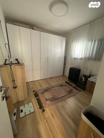 דירה, הרצליה