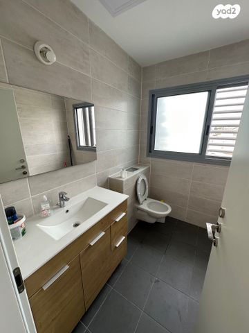 דירה, הרצליה