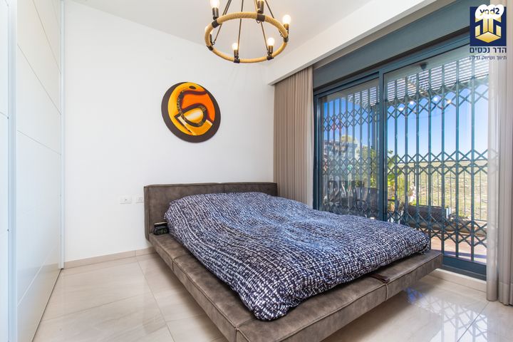 דירה, עמנואל זיסמן, חומת שמואל, הר חומה, ירושלים