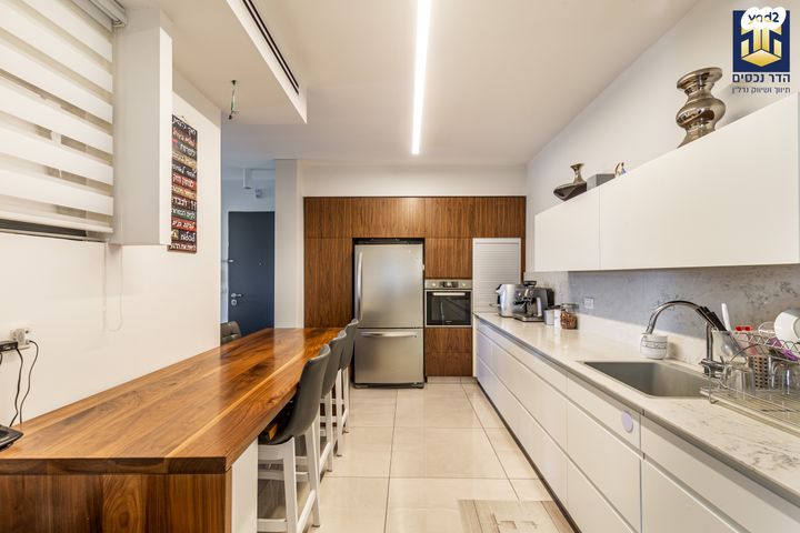 דירה, עמנואל זיסמן, חומת שמואל, הר חומה, ירושלים