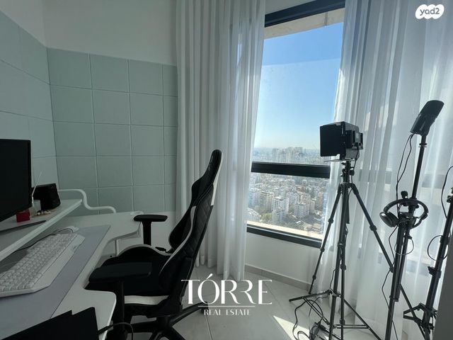 דירה, דרך מנחם בגין 158, מונטיפיורי, הרכבת, תל אביב יפו