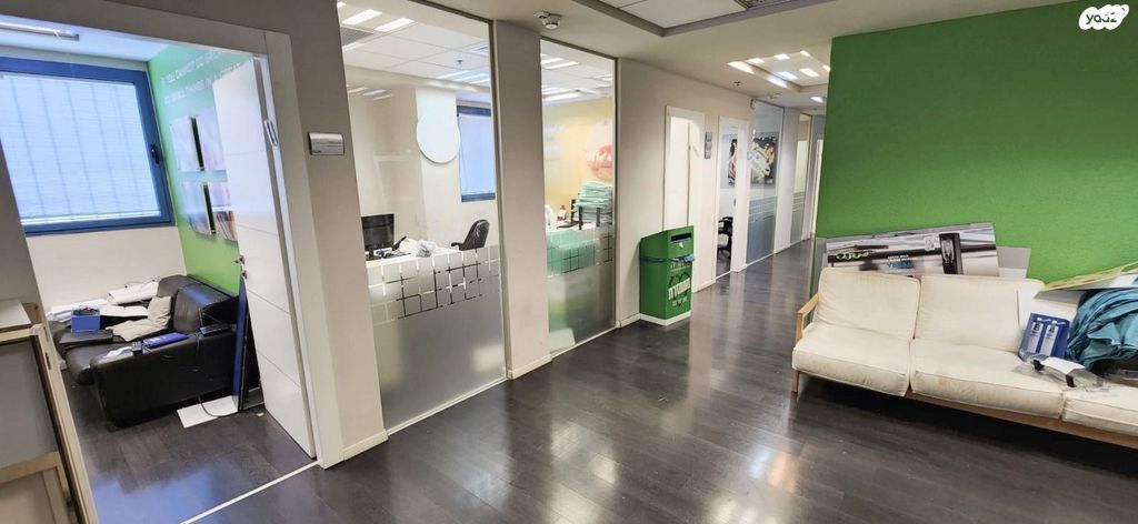 בניין משרדים, פתח תקווה