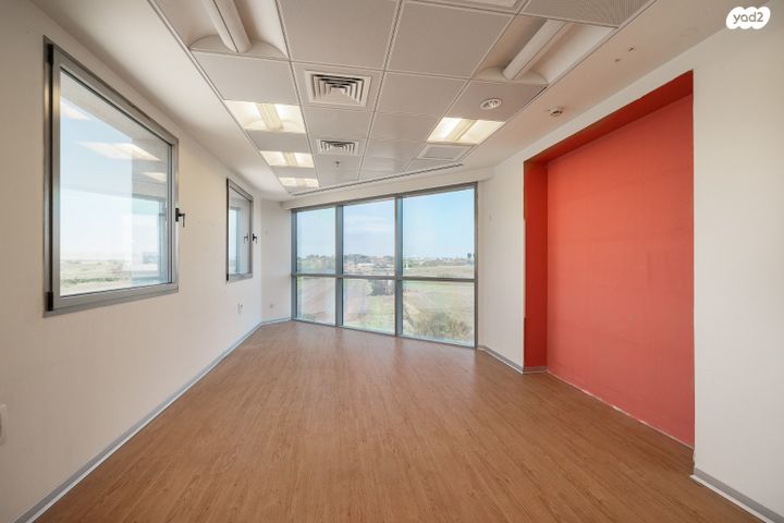 משרדים, מאיר אריאל, נתניה