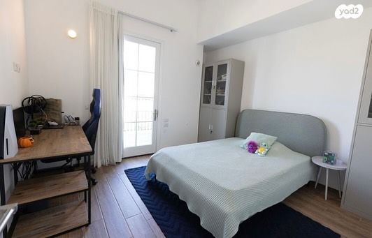 בית פרטי/ קוטג', הזמר העברי, הרצליה