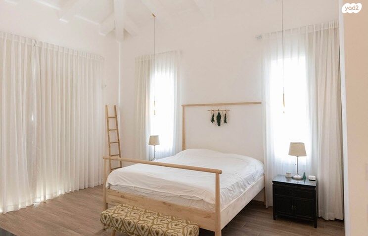 בית פרטי/ קוטג', הזמר העברי, הרצליה