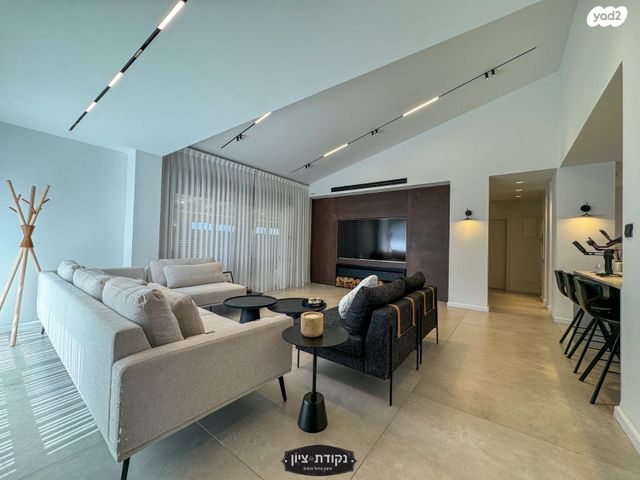 בית פרטי/ קוטג', רגבה