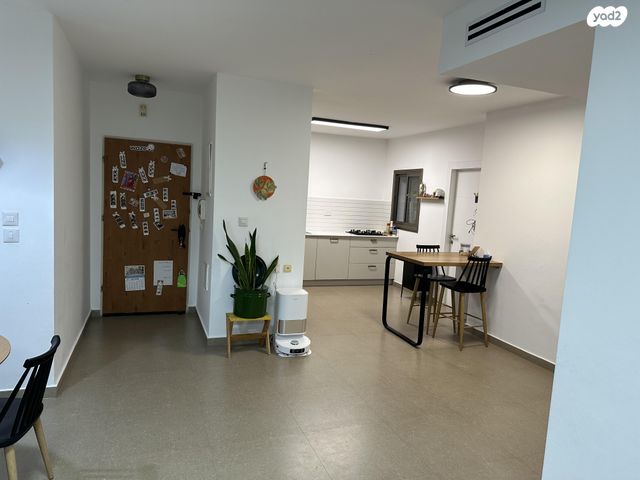 רחבעם זאבי 14