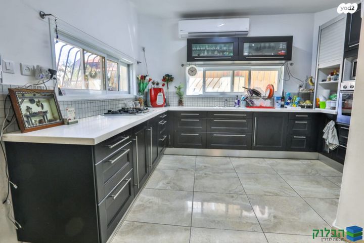 דו משפחתי, ראשונים, ראשון לציון