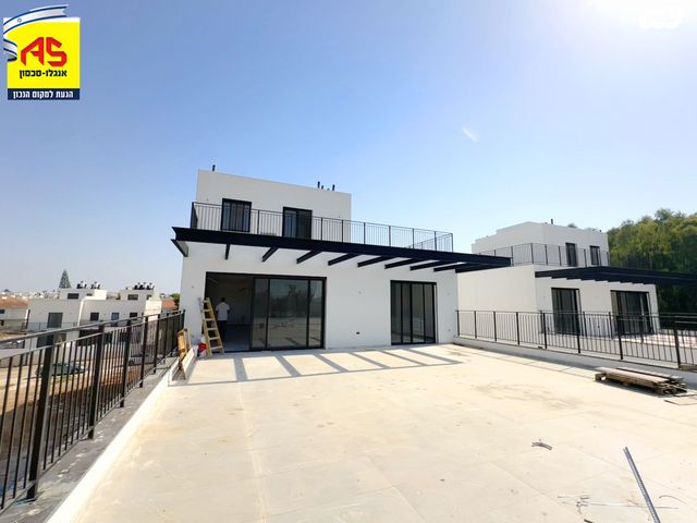 גג/ פנטהאוז, תל מונד