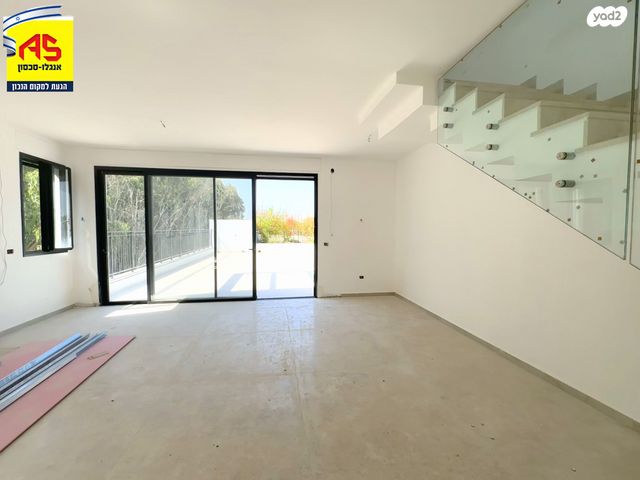 גג/ פנטהאוז, תל מונד