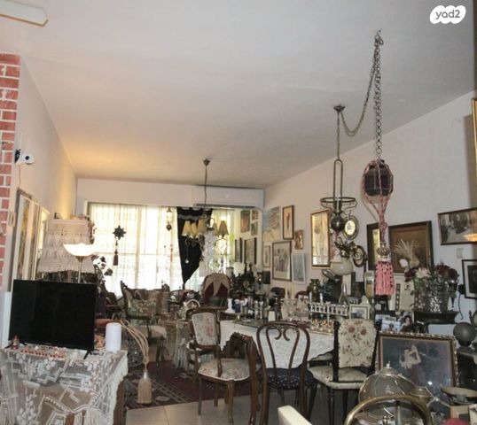 דירה, אז"ר, ראשון לציון