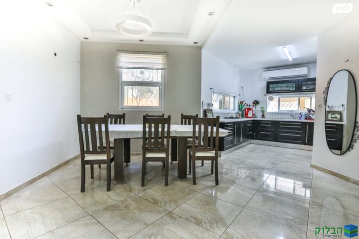 דו משפחתי, ראשונים, ראשון לציון