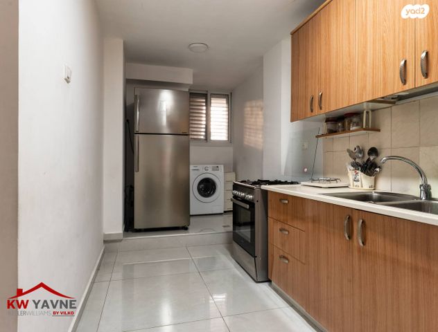 דירה, הדרור, נאות בן גוריון, יבנה