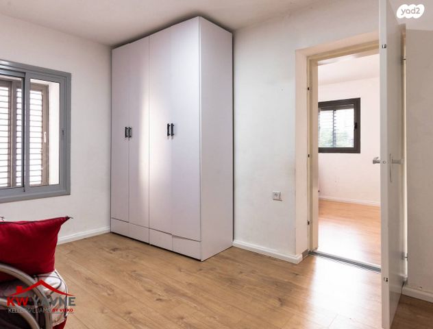 דירה, הדרור, נאות בן גוריון, יבנה