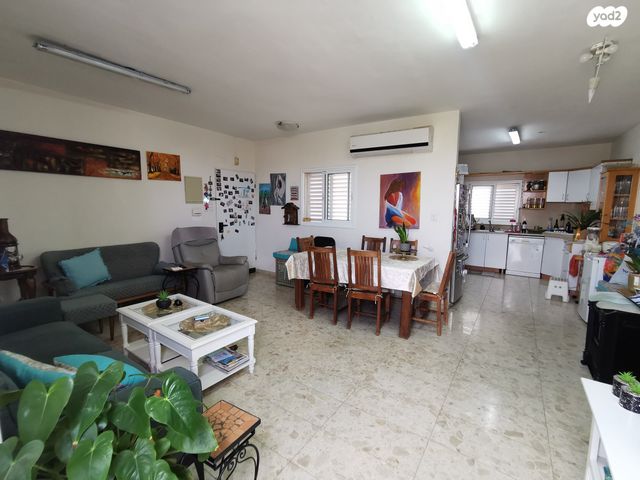 דירה, מענית, כפר סבא