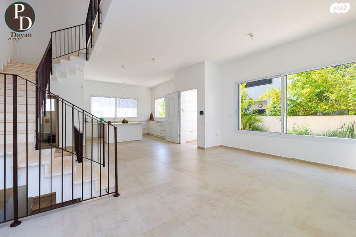 דו משפחתי, כפר יונה