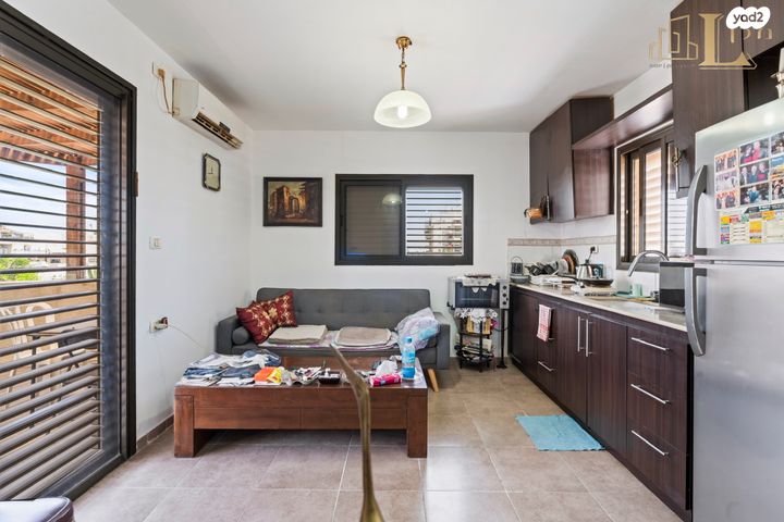 גג/ פנטהאוז, רא"ל מוטה גור, רחובות