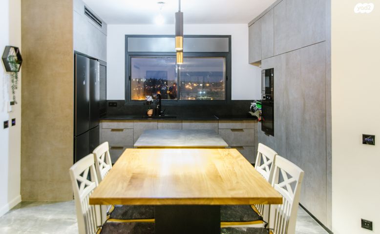 דירת גן, צור הדסה