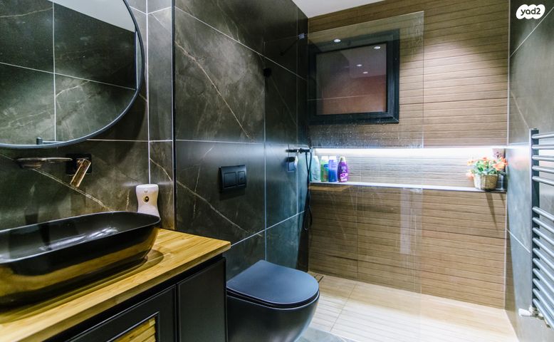 דירת גן, צור הדסה