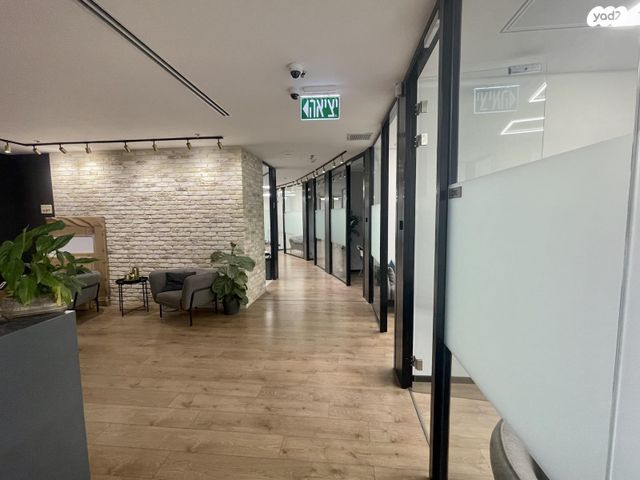 משרדים, אריאל שרון 4, גבעתיים