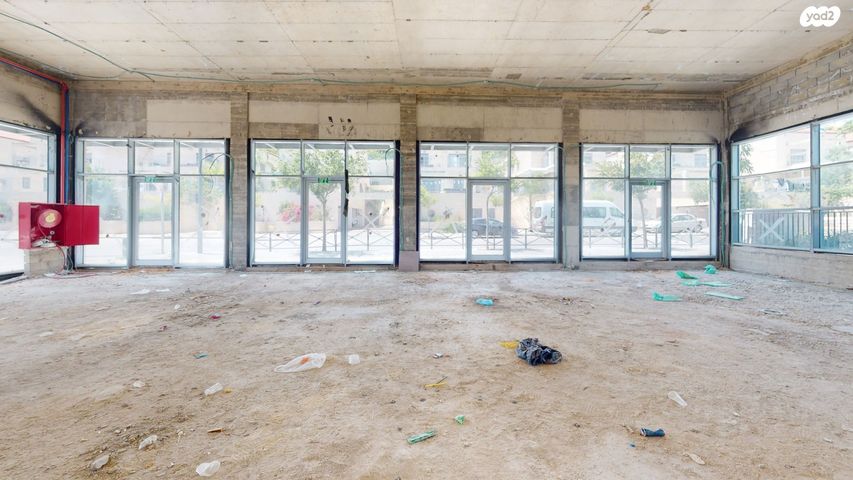 חנויות/ שטח מסחרי, מחנה יצחק 21, פסגת זאב, ירושלים