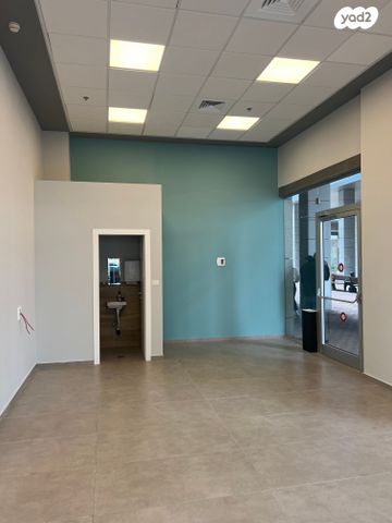 חנויות/ שטח מסחרי, מודיעין מכבים רעות