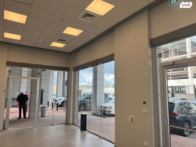 חנויות/ שטח מסחרי, מודיעין מכבים רעות