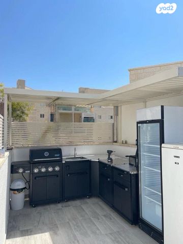 גג/ פנטהאוז, ישראל גלילי 19, רמות הרכס, באר שבע