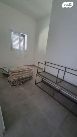 דירת גן, מעפילי אגוז 9, נווה חן, תל אביב יפו