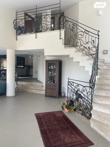 דו משפחתי, חיפה