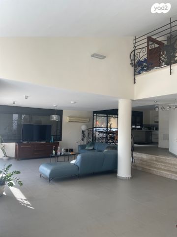 דו משפחתי, חיפה