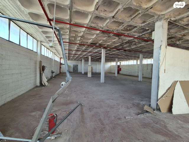 מבני תעשיה, אזור תעשיה ב, חולון