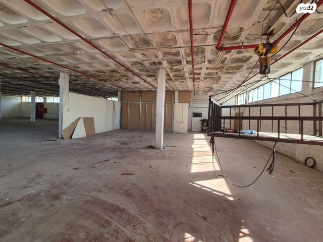 מבני תעשיה, אזור תעשיה ב, חולון