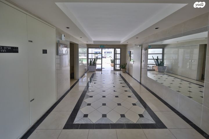 גג/ פנטהאוז, קרית ביאליק